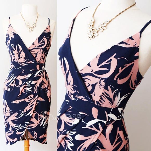 CALS Dresses & Skirts - Last☝️ Navy Pink Floral Surplice Wrap Tulip Dress
